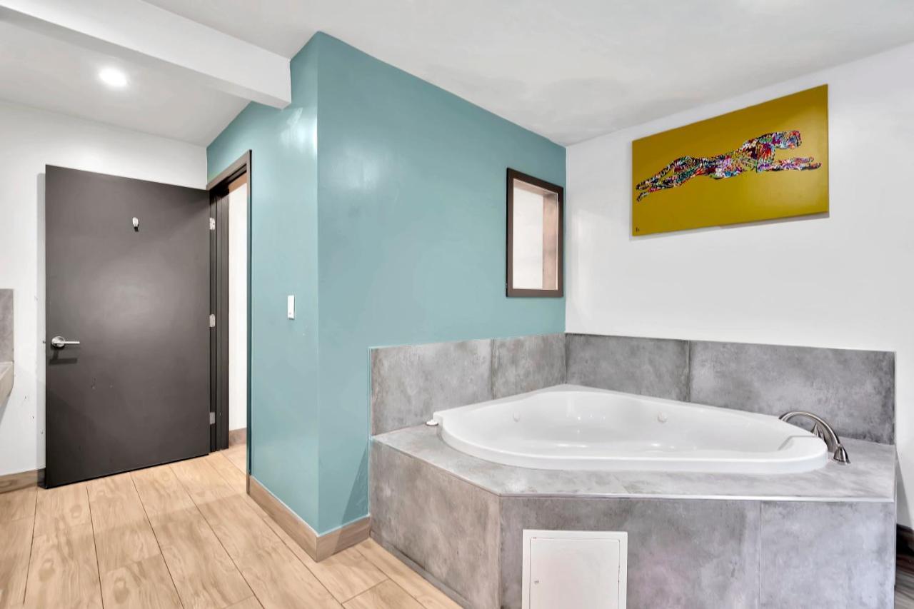 Exclusivo Inn And Suites Лейквуд Екстер'єр фото