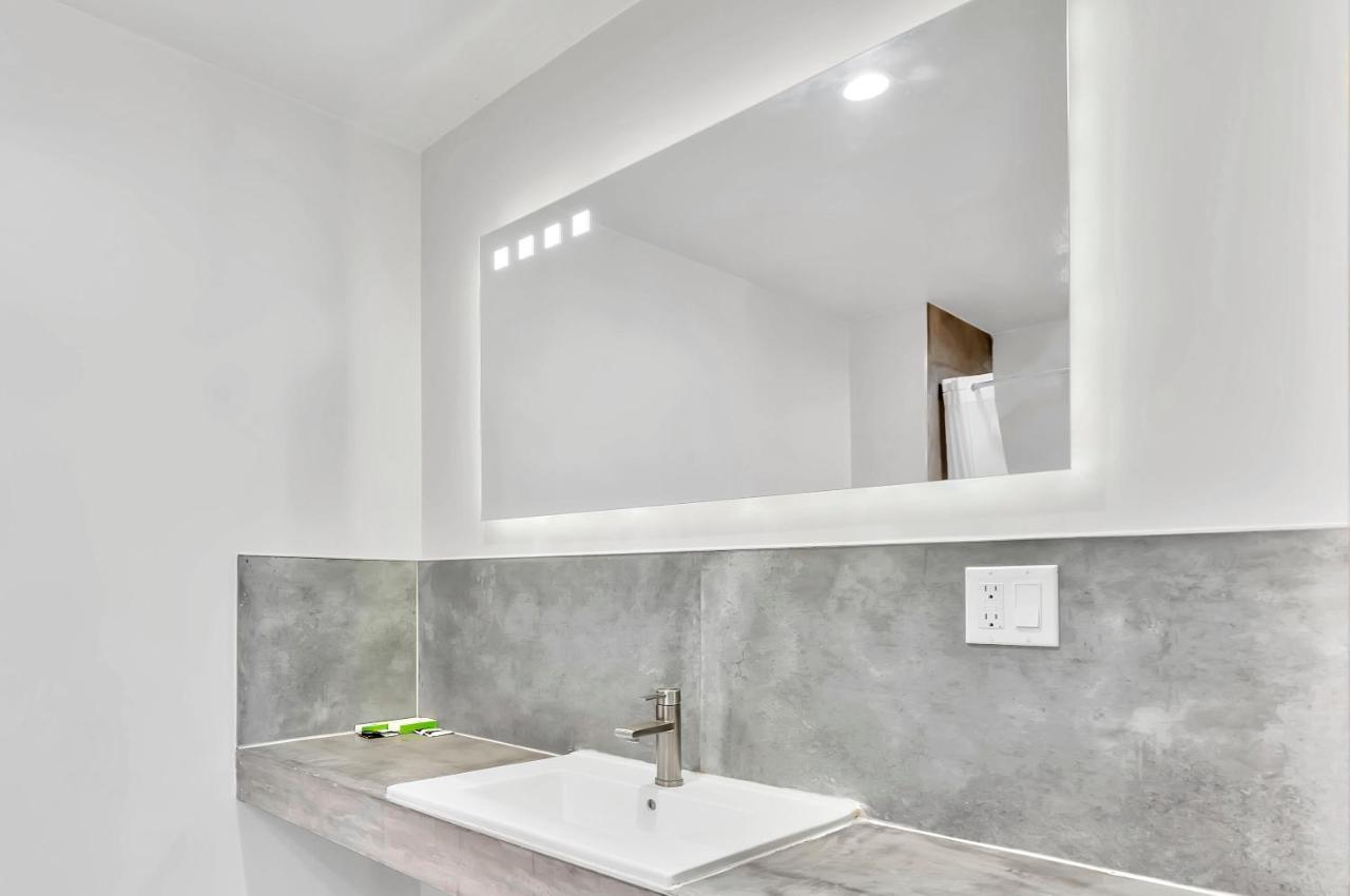 Exclusivo Inn And Suites Лейквуд Екстер'єр фото